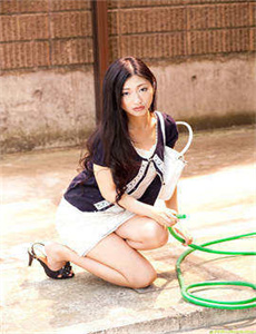 小莹客厅激情46章至51章视频-GAY58